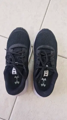 Under armour unisex sports shoes for sale
