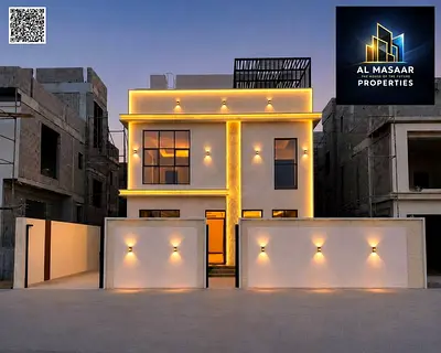 A bargain price including registration and ownership fees: a two-story villa with a roof, 5 bedrooms, a swimming pool, a large yard, and freehold owne