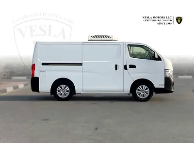 2022 / GCC / HALF CHILLER + HALF CARGO VAN / MANUAL GEAR + 3 SEATER + STANDARD ROOF-3