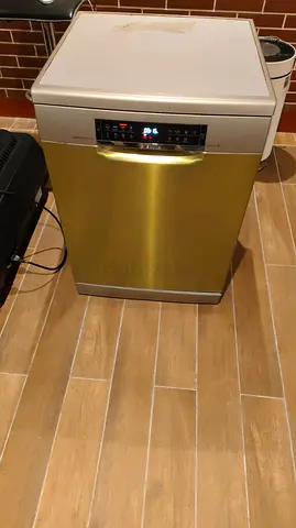 Bosch series 6 Freestanding stainless steel dishwasher in good working condition