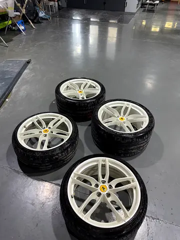 ORIGINAL FACTORY 488 GTB 20” WHEELS WITH MICHELIN TYRES