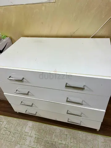 4 Drawer White Chest of Drawers – Good Condition