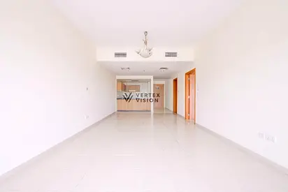 Huge Layout | Next to Park | Vacant | Call for Viewing!