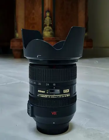 Nikon 18-200mm VR II Lens (Perfect Condition) - Versatile All-in-One Zoom