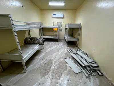 للايجار السنوي 3 غرف وصاله الليواره قرب محطه الباصات كورنيش تكييف اسبليت صيانه مجانيه 54 الف 6 دفعات