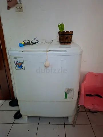 Semi automatic washing machine