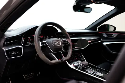 صورة 8 لـ 2021 AUDI RS6