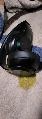 Beats studio 3 Over-ear wireless headphones - good condition