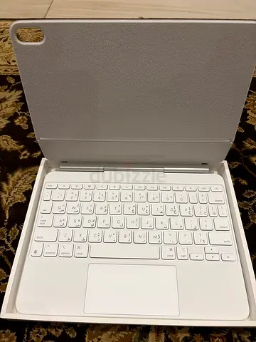 Magic Keyboard 11” for air m4 in arabic and English