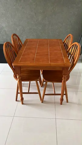 Home centre rubber Wood 4 seater Dining Table - excellent condition