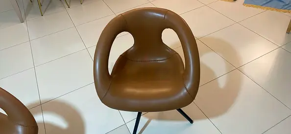 Office Set : 2 office chairs - 1 coffee table