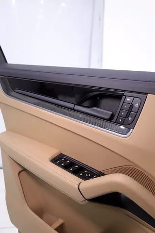 صورة مصغرة 17 لـ 2024 Porsche CAYENNE