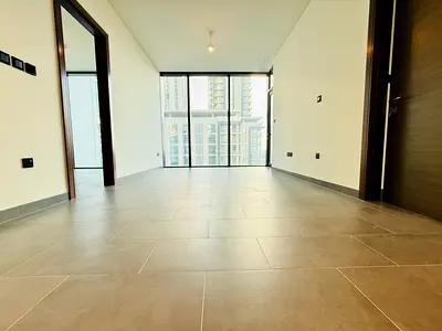 Hot offer // Luxurious 2-bhk Just 115k Rent 4 Cheques & Kitchen Appliances