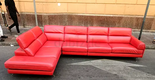 Nicholetti red L-shaped Leather Corner Sofa - Left Chaise, Good Condition