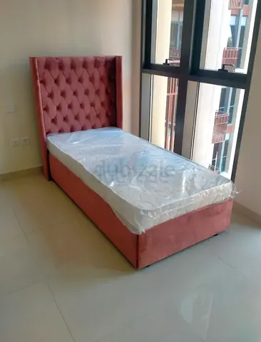 Single bed with mattress and tufted headboard - pink velvet