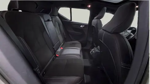 2022 Volvo XC40 — фото 10