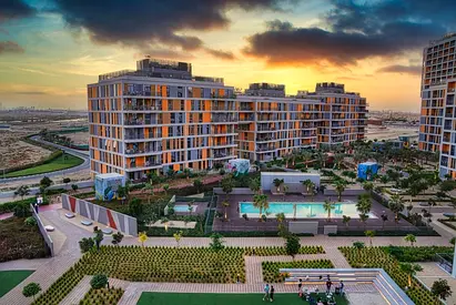 Vacant high floor pool view