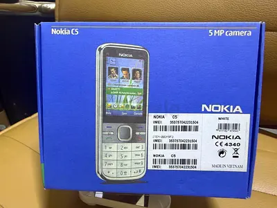 Nokia C5 classic phone with original box, white