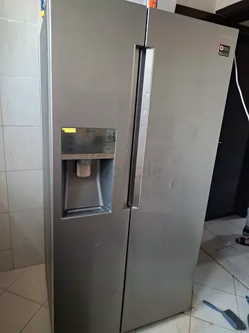 Samsang side by side fridge 635L