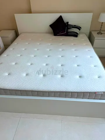 King size bed