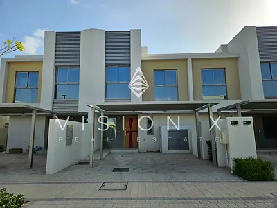 Luxury Townhouse | Brand New | Modern Finishes
