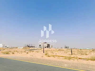 للبيع أرض سكنية في روضة القرط | شارع رئيسي 24 متر | مقابل السيوح | تصريح أرضي + 2