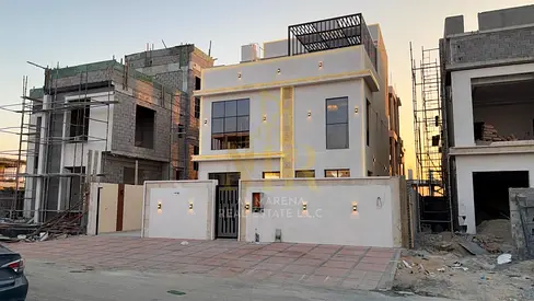 فيلا مودرن بالحليو | 3014 قدم | طابقان وروف | 5 غرف نوم ماستر | موقع مميز بالقرب من شارع الإمارات العابر | تصميم عصري راقٍ