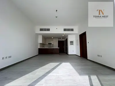 POOL VIEW | RENOVATED | FITTED KITCHEN