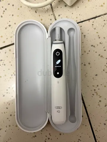 Oral-B iO 7  Electric Toothbrush (White) with Travel Case - Used Once - without charger