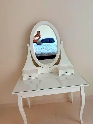 Dressing vanity