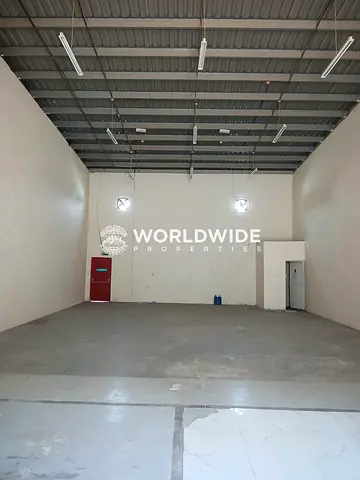 GOLDEN PROPERT MAIN ROAD 2200SQFT SIZE RENT 100,000/YEARLY
