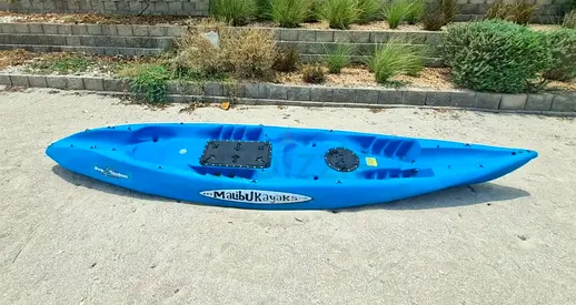 Single-person sit-on-top kayak - sturdy Malibu style, blue