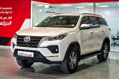 2021 Toyota FORTUNER — фото 3