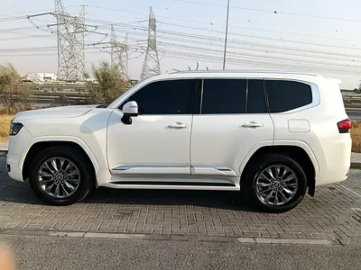 Toyota Land Cruiser 300 VXR 2022 | GCC Specs | Pristine Condition
