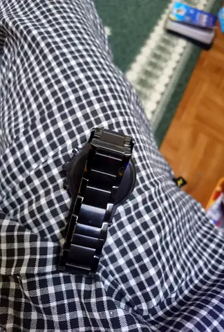 Hi I have emporio armani watch in good condition price is 750