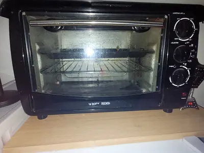 Used countertop toaster oven - working condition