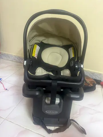 Graco infant car seat with base - used, good condition