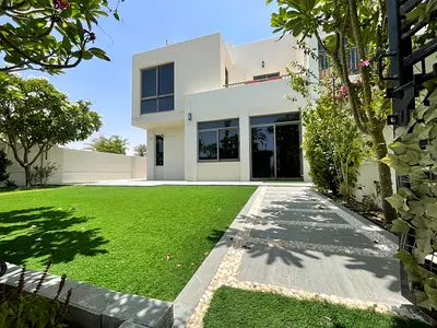 Single Row | Corner Unit | Vacant Soon | 4 Bed
