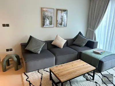 FURNISHED 1 BR | DOWNTOWN CITY VIEW | VACANT