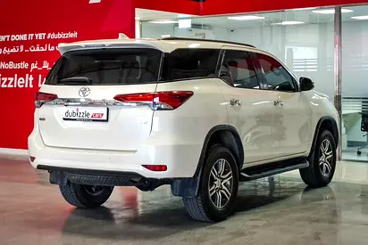 2021 Toyota FORTUNER — фото 6