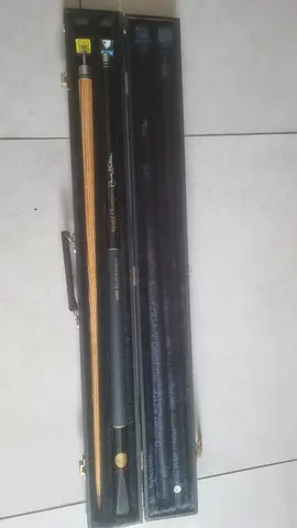 Rare older generation BCE Supagrip Ronnie OSullivan Word Champion snooker cue