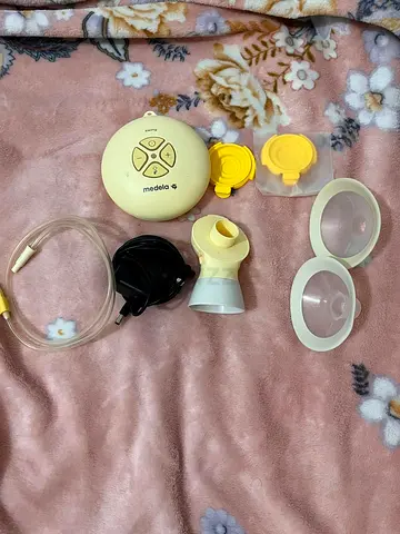 Medela Electric Breast Pump with Accessories - Gently Used