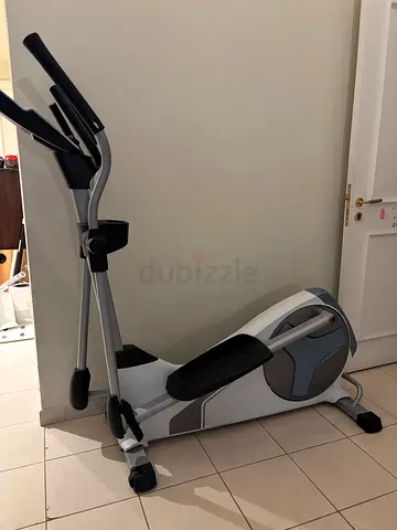 NordicTrack Elliptical with electricity for indoor training. Excellent condition. Negotiable.