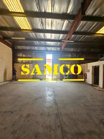 2800 SQFT WAREHOUSE AVAILABLE FOR RENT IN DIP