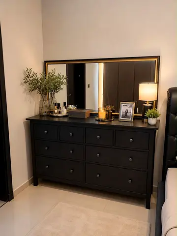 Wooden 8 Drawer Dresser with Mirror