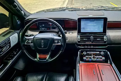 صورة 10 لـ 2021 Lincoln NAVIGATOR