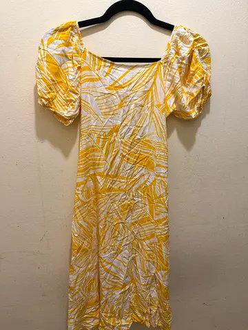 Yellow and white tropical print womens midi dress with puff sleeves