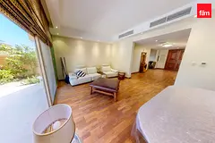 Luxury Upgraded Fully Furnished Huge Space