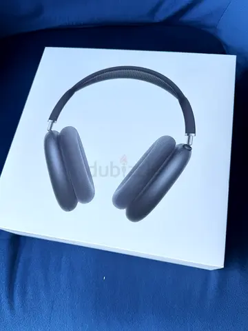 Brand new Sealed - Apple AirPods Max with Smart Case (USB-C) Sealed