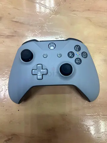 Xbox One wireless controller - light grey, used, good condition